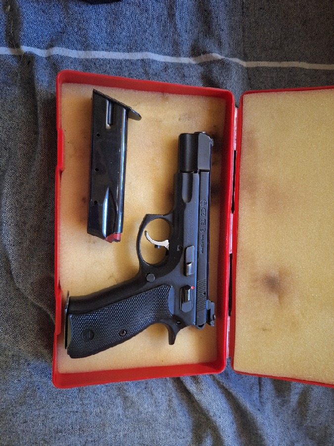 CZ 75  9mm parabelum