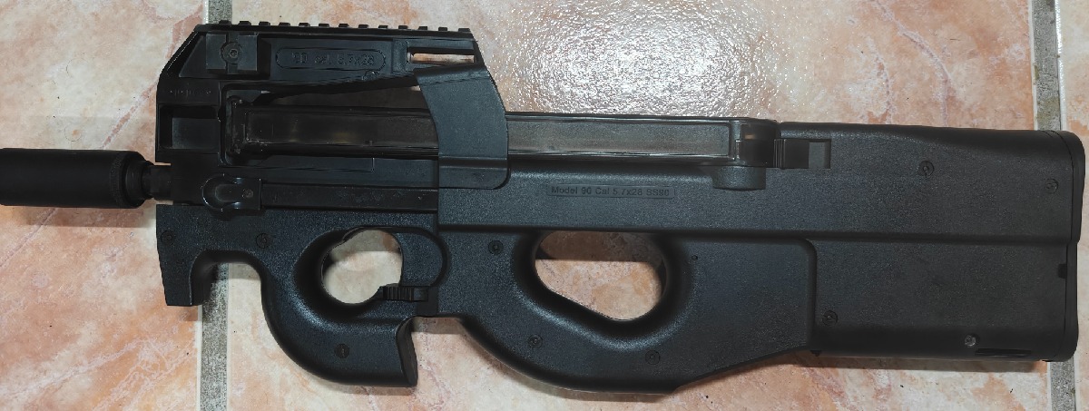 P90 Classic Army + Cargadores