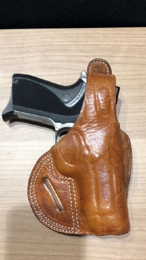 Smith & Wesson Modelo 6906 Calibre 9 mm Parabellum