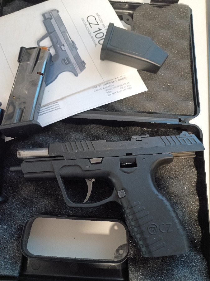 CZ 100 