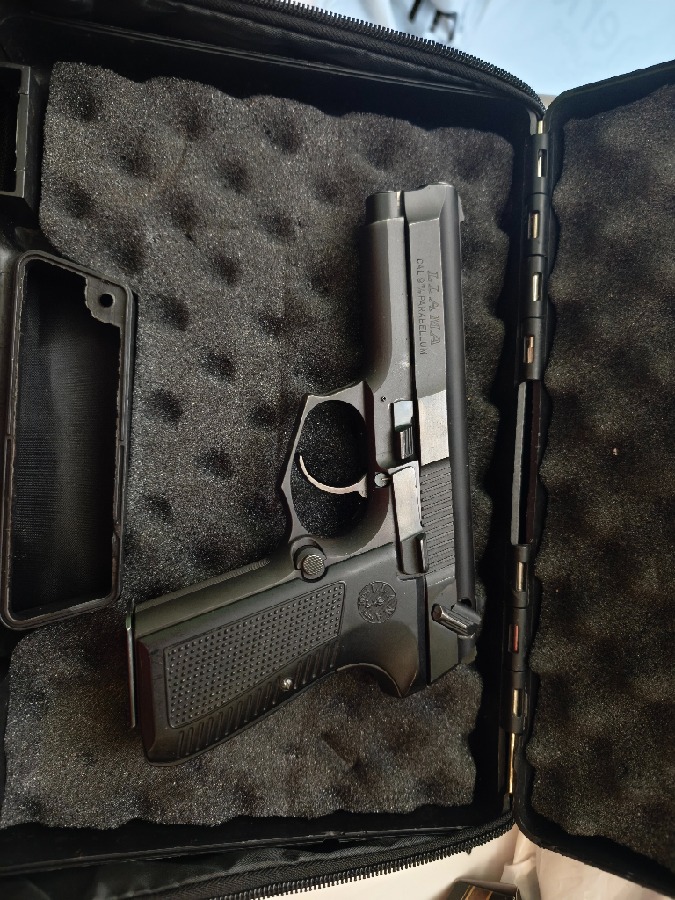 Pistola Llama M82 Semiautomática