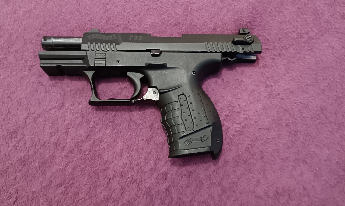 Walther P-22