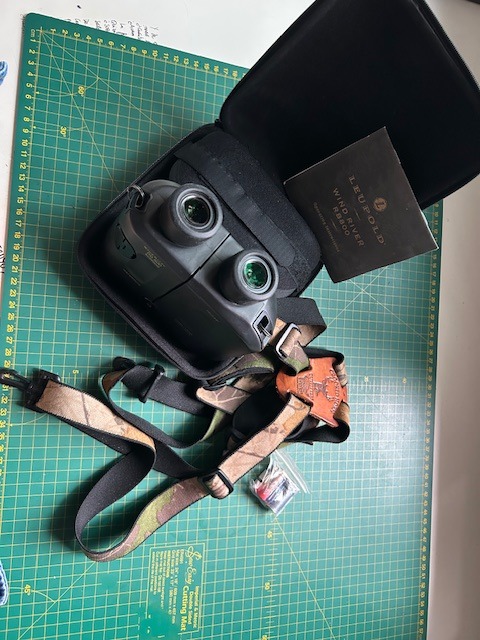 PRISMATICOS LEUPOLD CON TELEMETRO 850Y