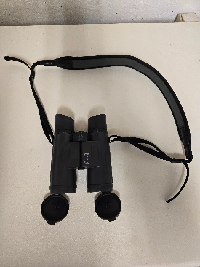 Prismáticos KAHLES 8 X 42