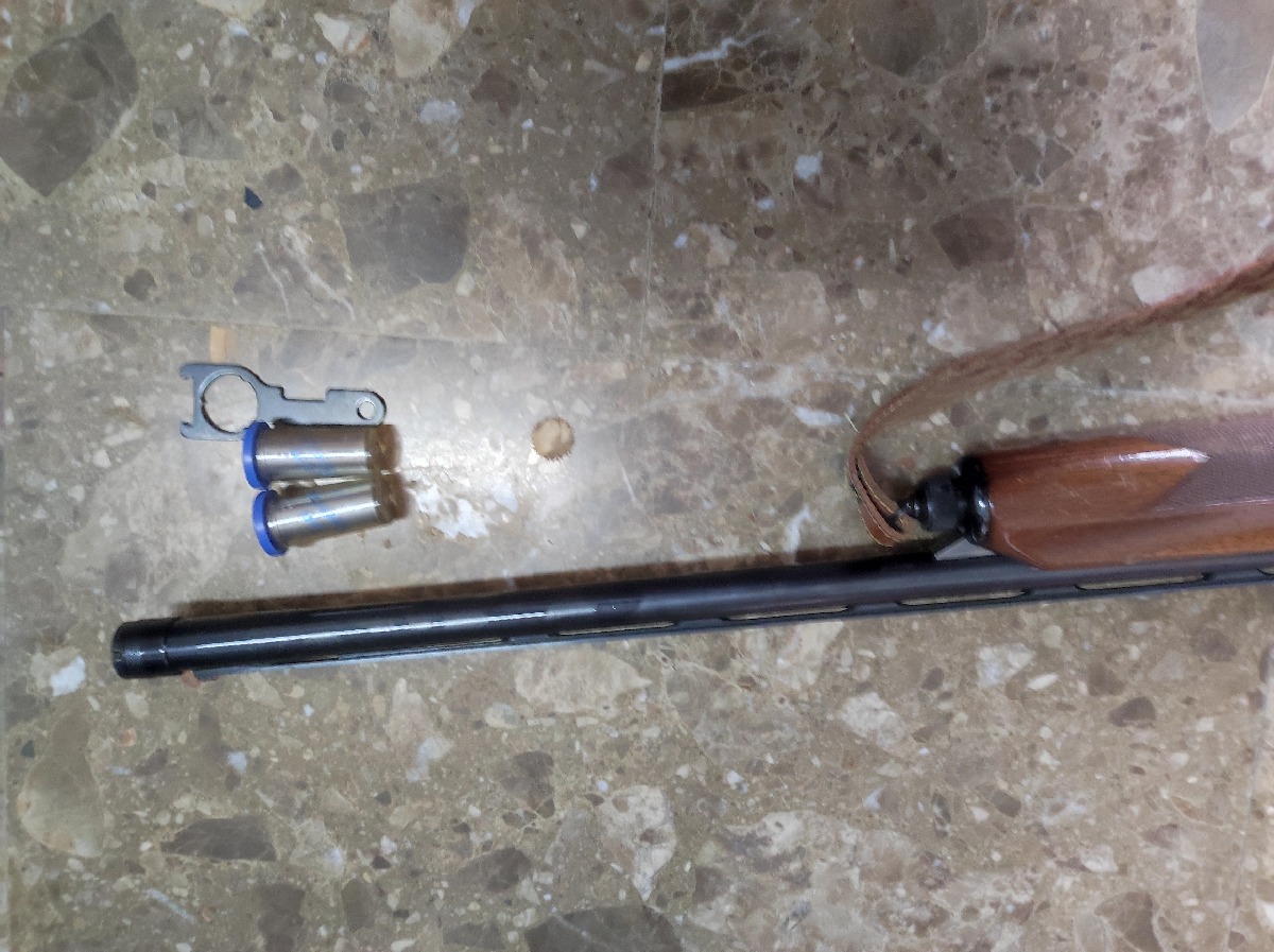 Escopeta Repetidora Beretta con Correa y Funda, con Muy Pocos Tiros