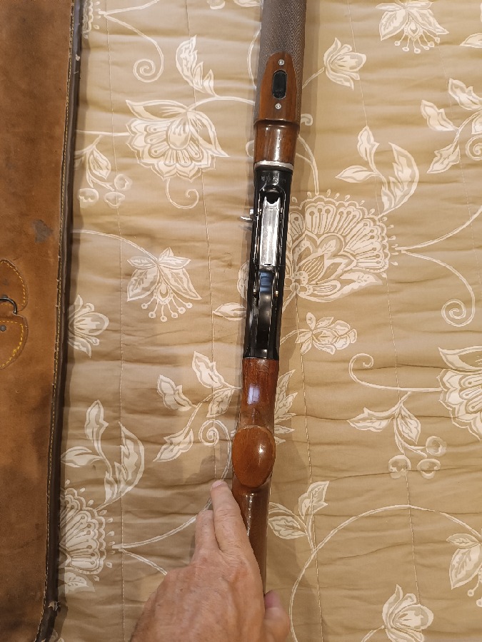 Beretta Semiautomática Lux