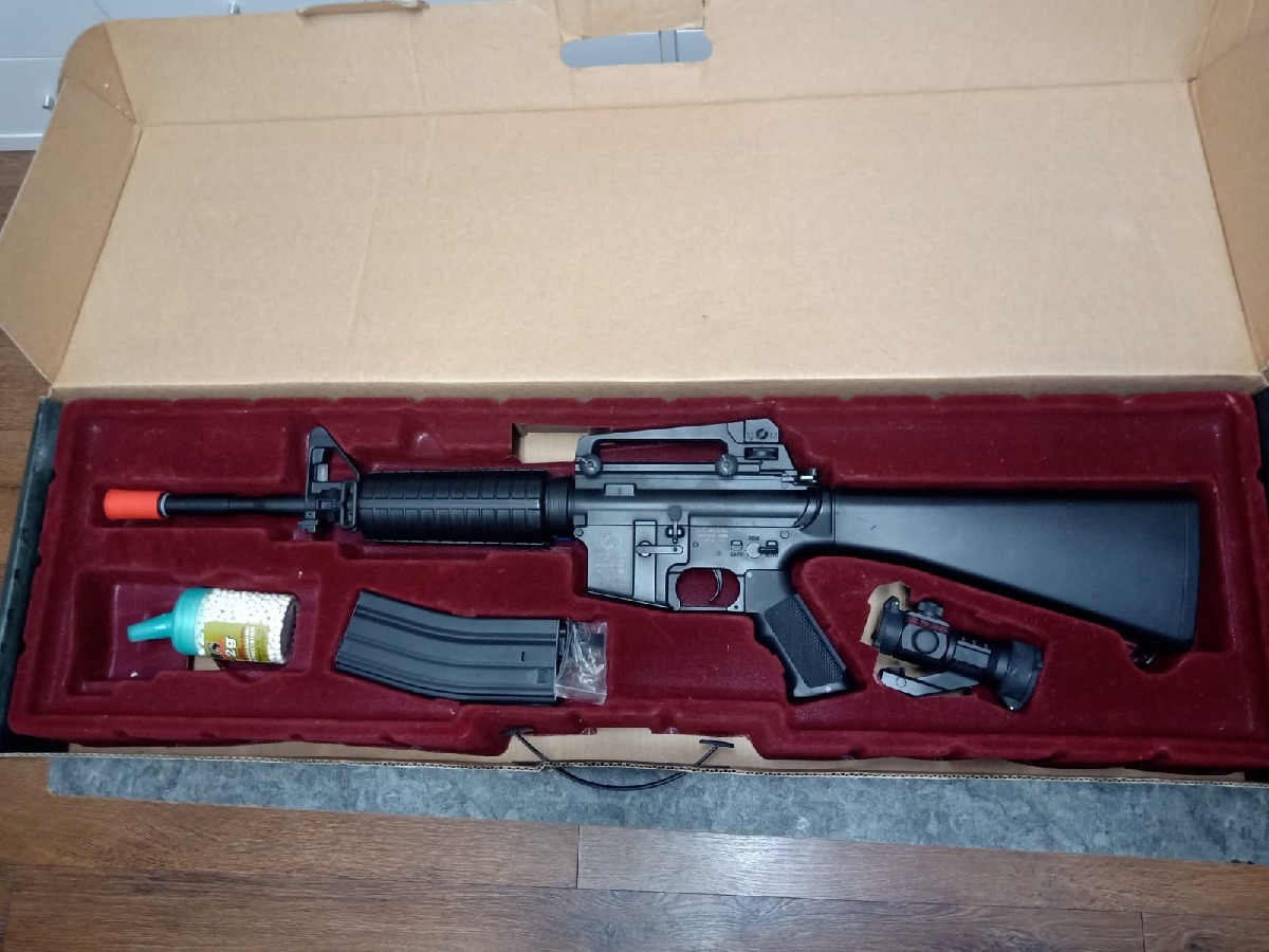 Réplica ICS M4 y equipamiento