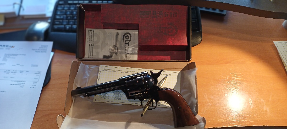 Revólver Colt Peacemaker CO2 Umarex