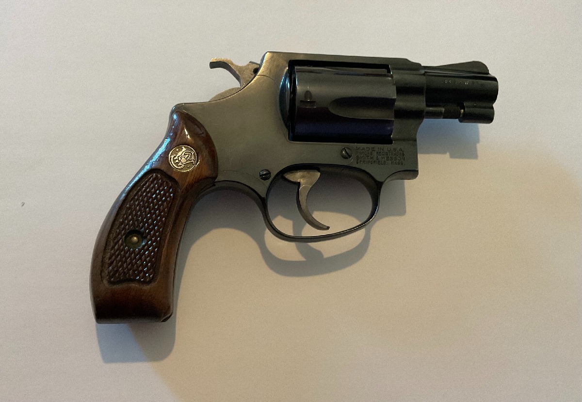 Revólver Smith & Wesson Chiefs Special cal. 38 Sp.