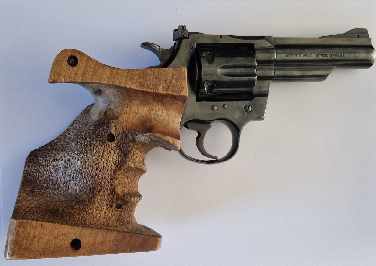 Revolver Colt Trooper III