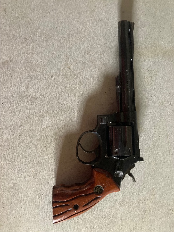 Revolver Llama Cal 22 Magnum de Doble Efecto