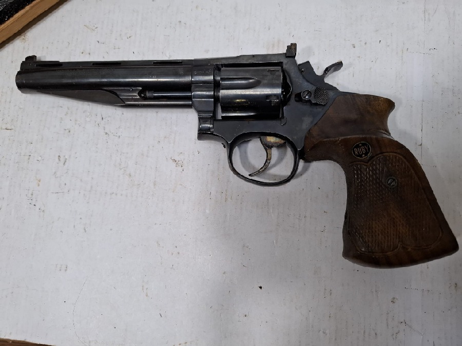 Revólver Ruby .38 Especial
