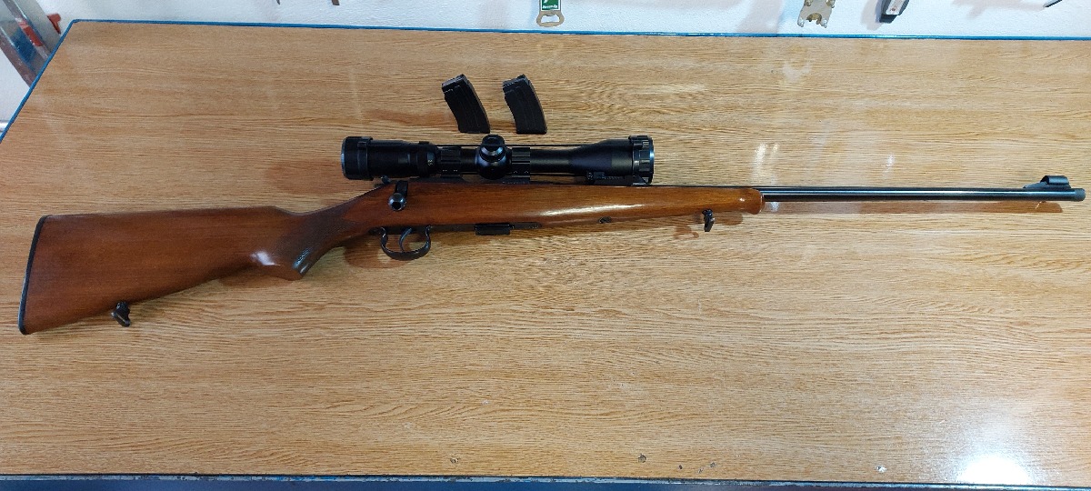 Rifle de cerrojo Breno calibre 22LR