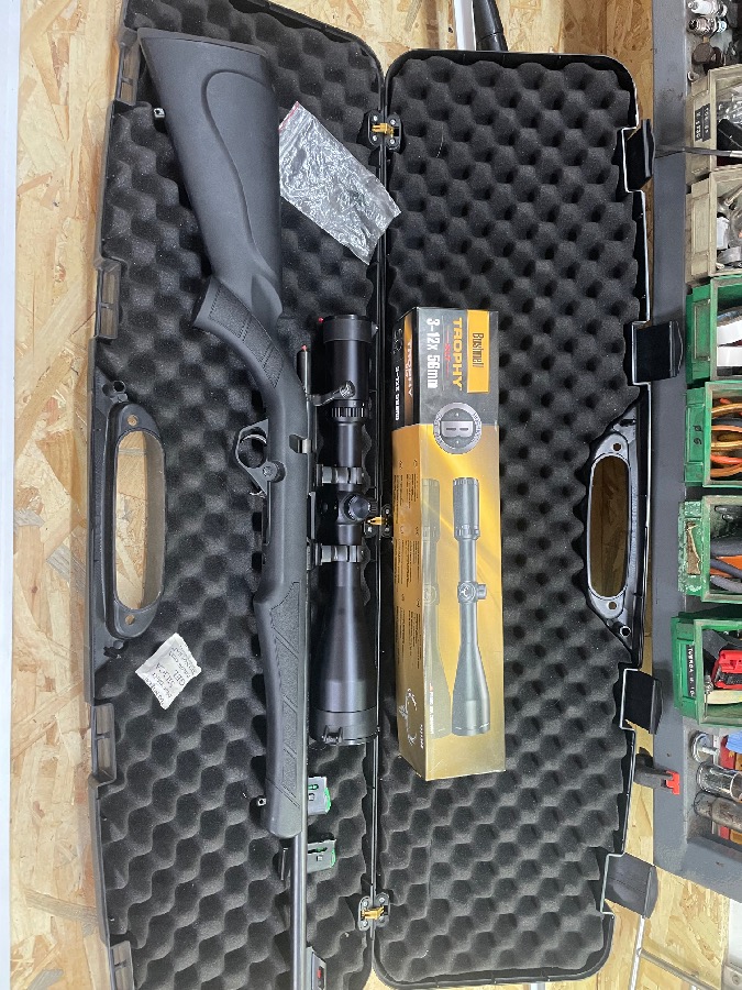 Rifle de cerrojo Rossi 8117