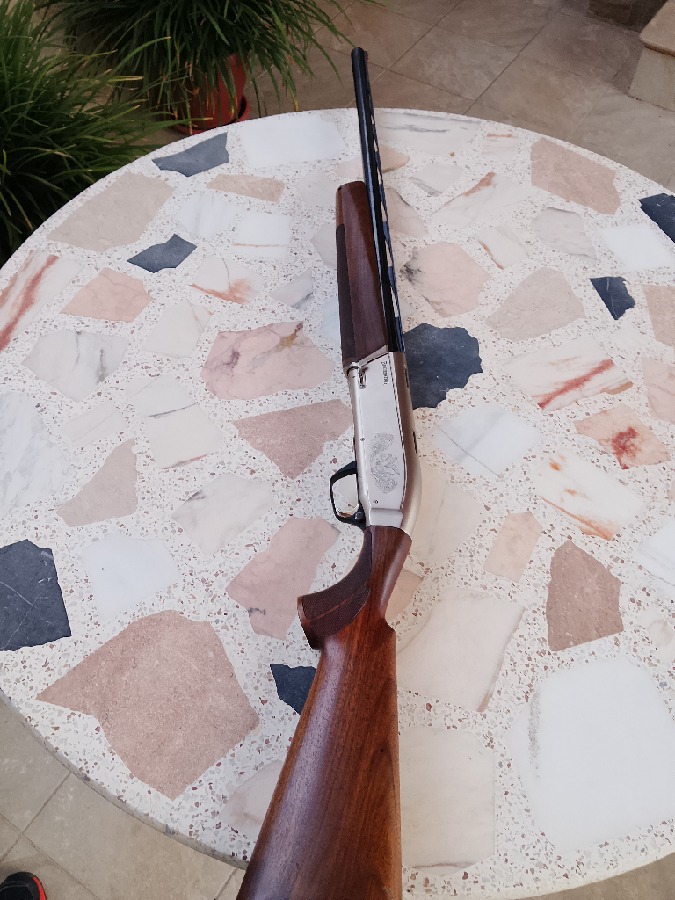 Se vende Browning Maxus