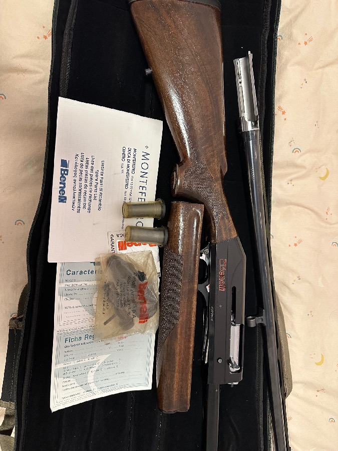 Escopeta Semiautomática Benelli Centro