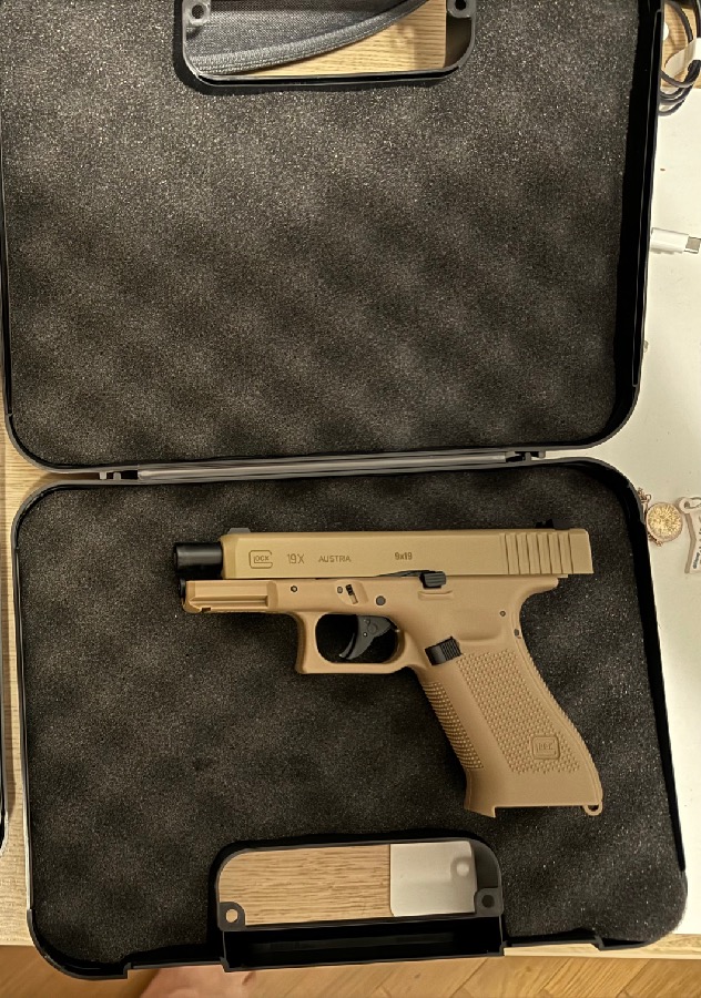 Umarex Glock 19X Coyote Blowback