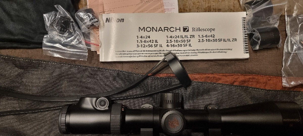 Visor Nikon Monarch 7 2.5x10x50